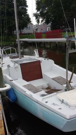 Free Sailboat 1966 Columbia Challenger 24