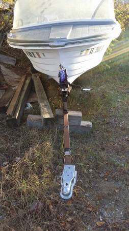 1960 Stury hull bow in good shape