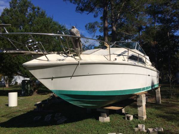 lots of potential 26' sea Ray