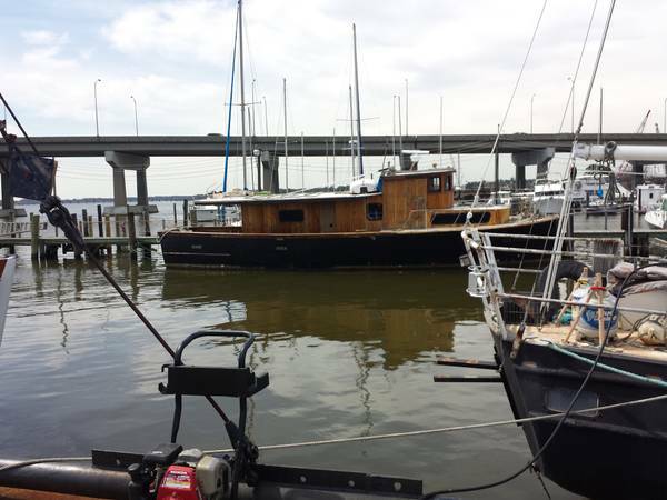 47' Wooden boat that needs a restoration, has two older Perkins 6.354m engines