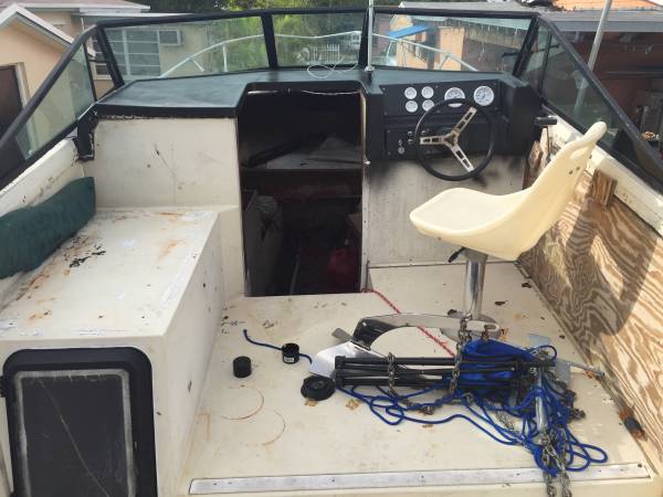 Free boat hull interior needs work in spots