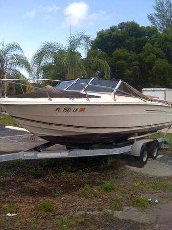 19' MARQUIS SKI BOAT (walk through) with 488 Mercruiser inboard/ outboard