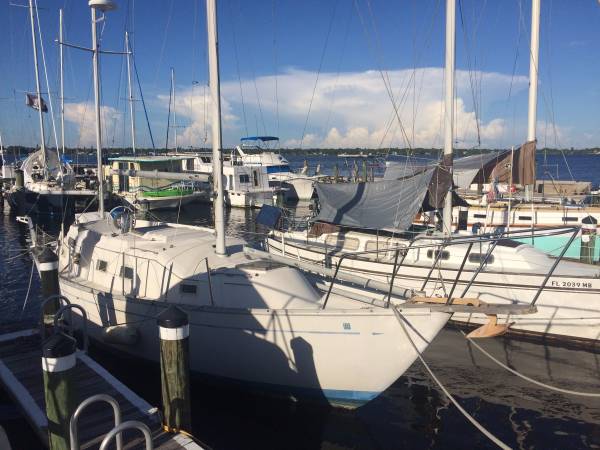 1975 Irwin 32.5 Center Cockpit ketch