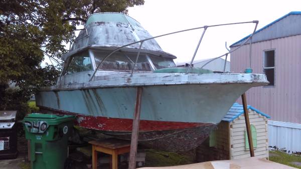 Free old boat for restore