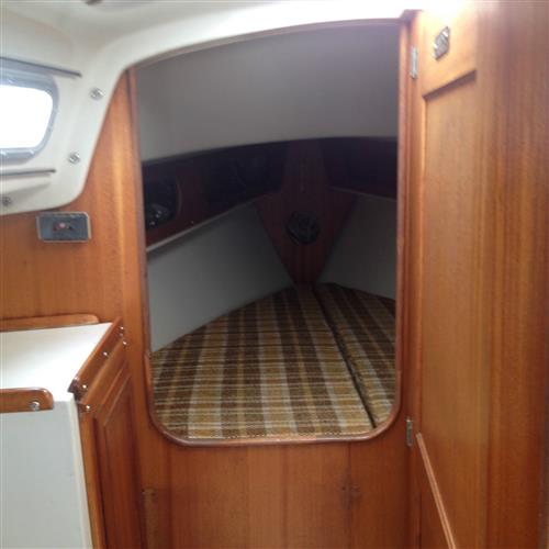 1972 Ericson 27 Sailboat below deck