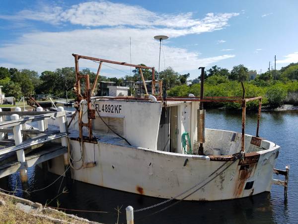 35ft boat that was used as a commercial fishing boat