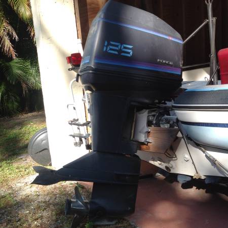 125 hp 2-cycle outboard attached