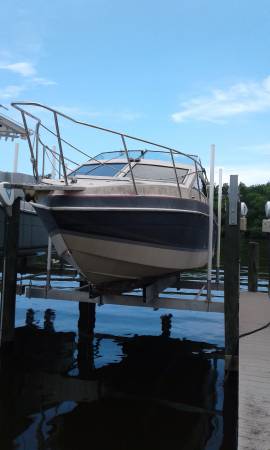 1984 Scorpion 25' Chris Craft Boat