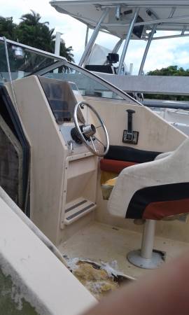 25' Cuddy Cabin Cruiser good shape