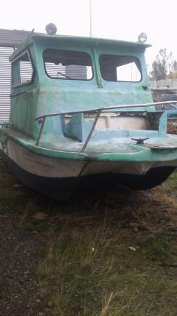 1966 Power Cat. 23' tri-hull bow