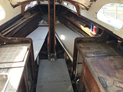 25' dutch wooden sloop Interior