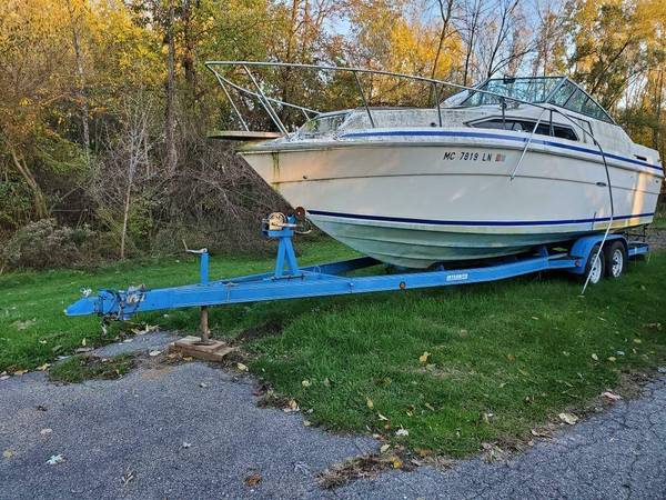 Sea Ray powerboat scrap or project
