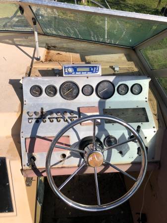 25 foot cabin cruiser cockpit hardware