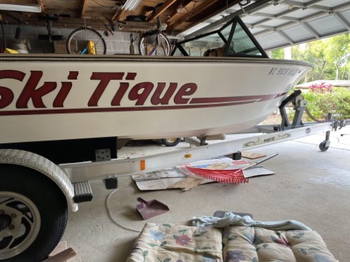 Skitique garage stored