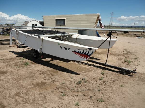 Catamaran 25