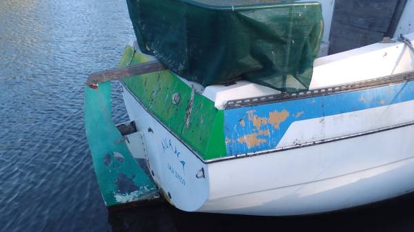 free to a good home Bayliner buccaneer