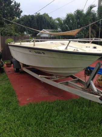FREE BOAT SEA RAY 18 ft