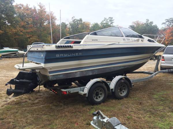 1990 bayliner boat trailer not included