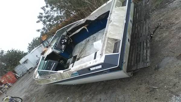 20 ft wellcraft boat free