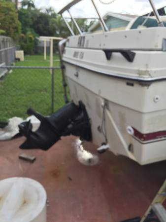 Free boat hull stern drive