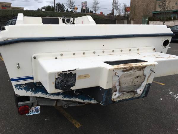 18 foot tide runner boat stern view