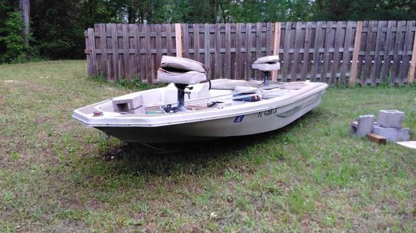 Bass Boat 