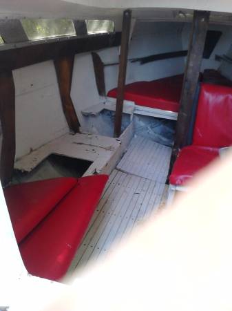 free sailboat interior - decent woodwork