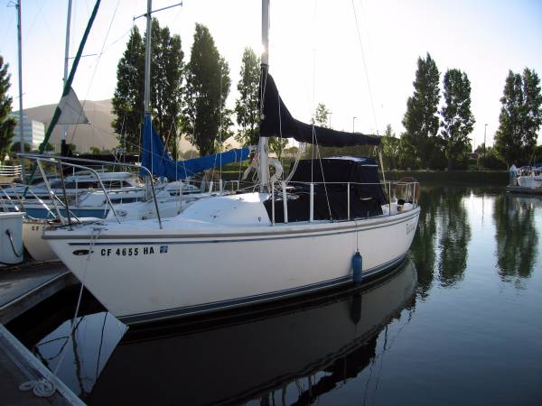 1982 CATALINA 25 FIXED KEEL