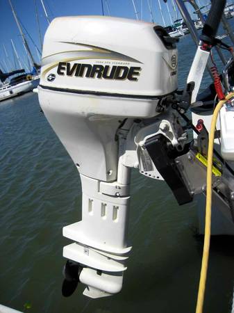 1982 CATALINA 25 FIXED KEEL engine outboard