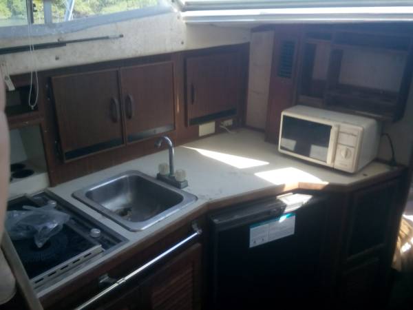 30 ft searay liveaboard 