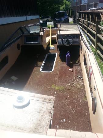 1986 REINELL 170M SKI BOAT