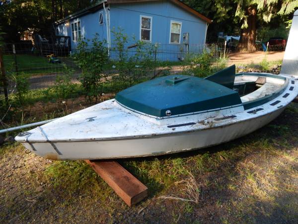 Shelton free sailboat needs work