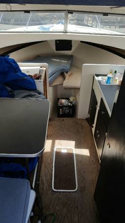 26ft Silverton Yacht interior view