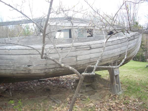 Fantastic 21 foot wood hull