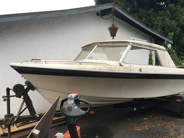 Reinell Boat 