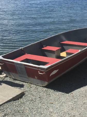 free small fishing boat