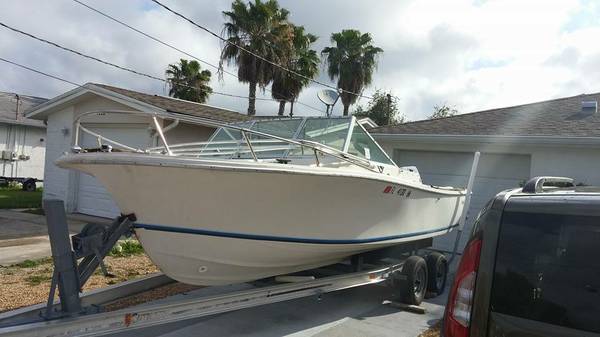 20 ft wellcraft boat, no motor, no title.