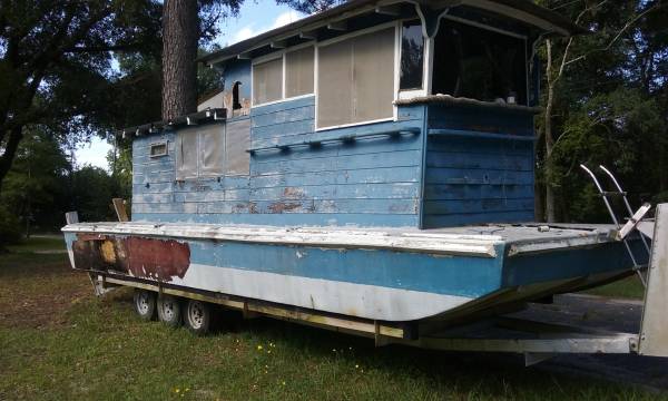 Houseboat for free