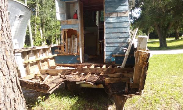 Free house boat repairs needed