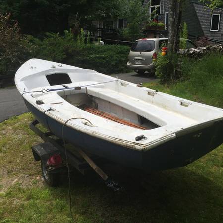 13' sloop. Chrysler LS 13