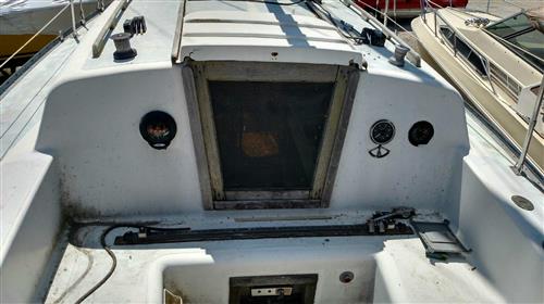 1975 Hunter 30' Sailboat - Inboard Diesel