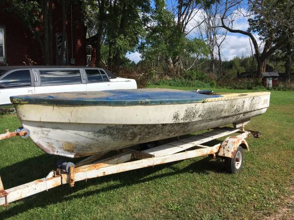free fiberglass boat El-Rae