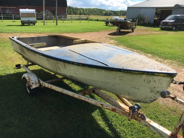 late 1950's or early 1960's boat for free