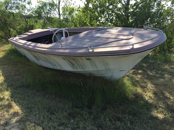 Free boat with engine