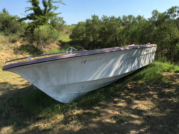 Free hull with engine needs work