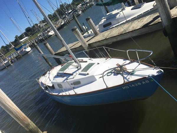 23 Alberg Sloop with Sails