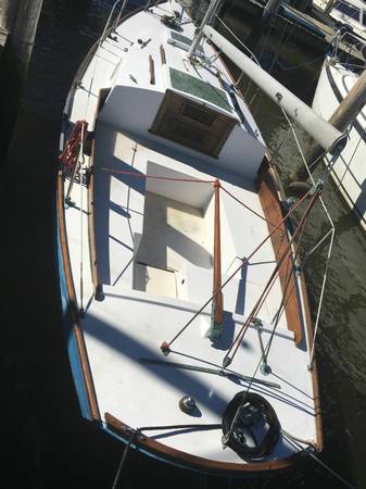 This is one of naval architect Carl Alberg's masterpieces.