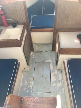 Carl Alberg designed 23' sloop Interior