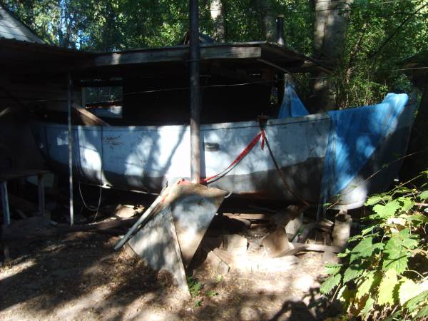 world war II life boat 