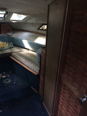 25 Regal Interior v birth